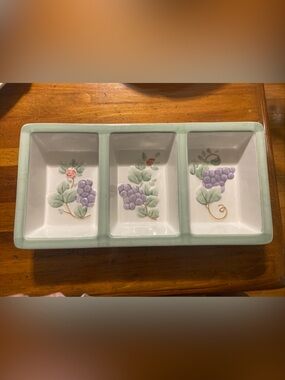 Pfaltzgraff Grapevine Green and Purple Grape Three-Section Serving Dish